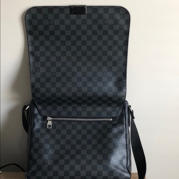 Louis Vuitton messenger bag - Picture 4 of 4